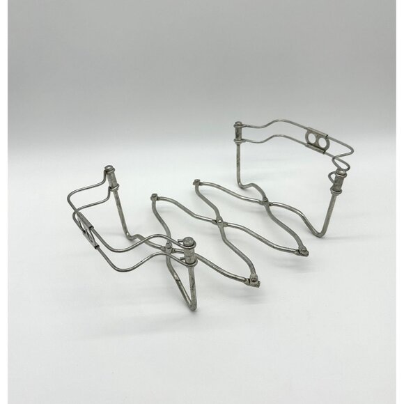 Vintage Casserole Caddy Trivet Expandable Metal Wire Baking Dish Holder Italy - Picture 1 of 10